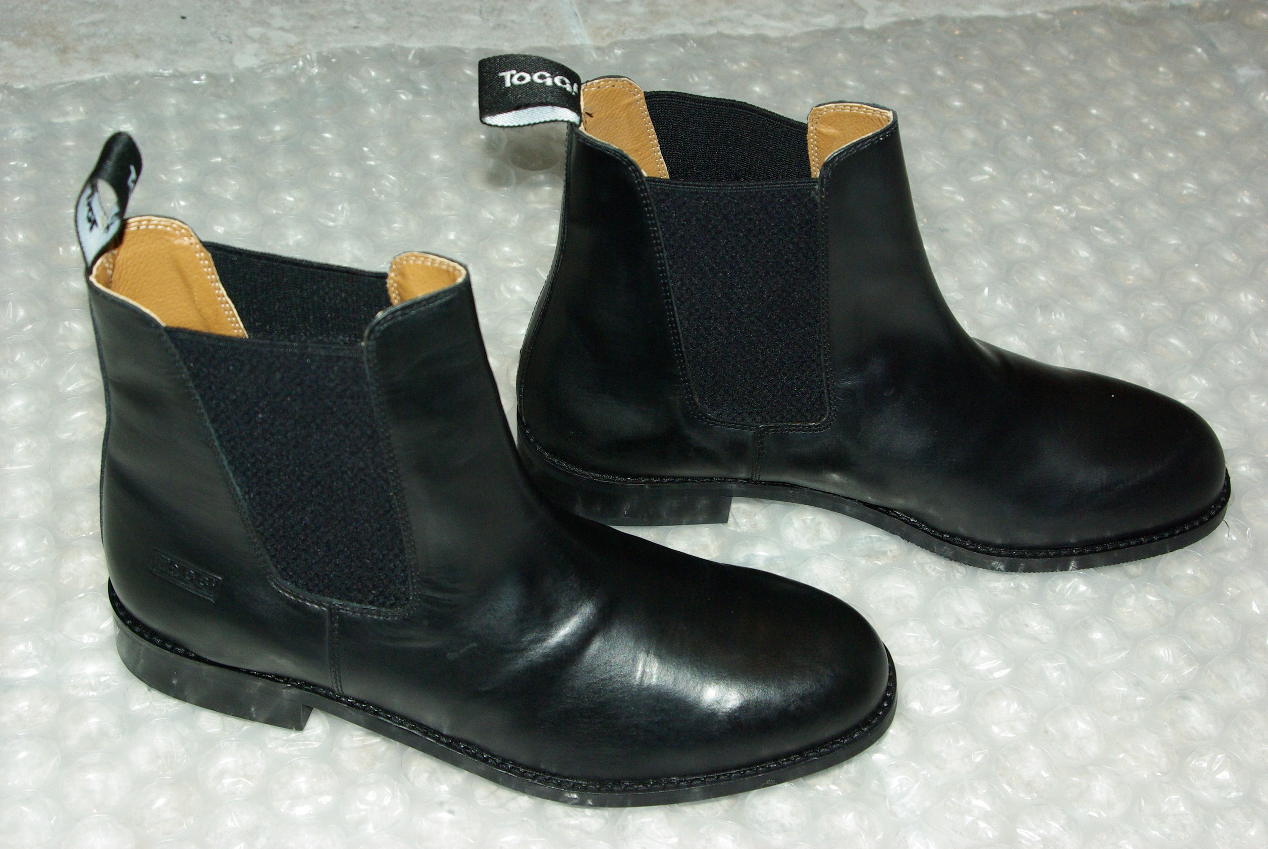 Для изготовления обуви к костюму Штурмовика мы приобрели ботинки Jodhpur черного цвета